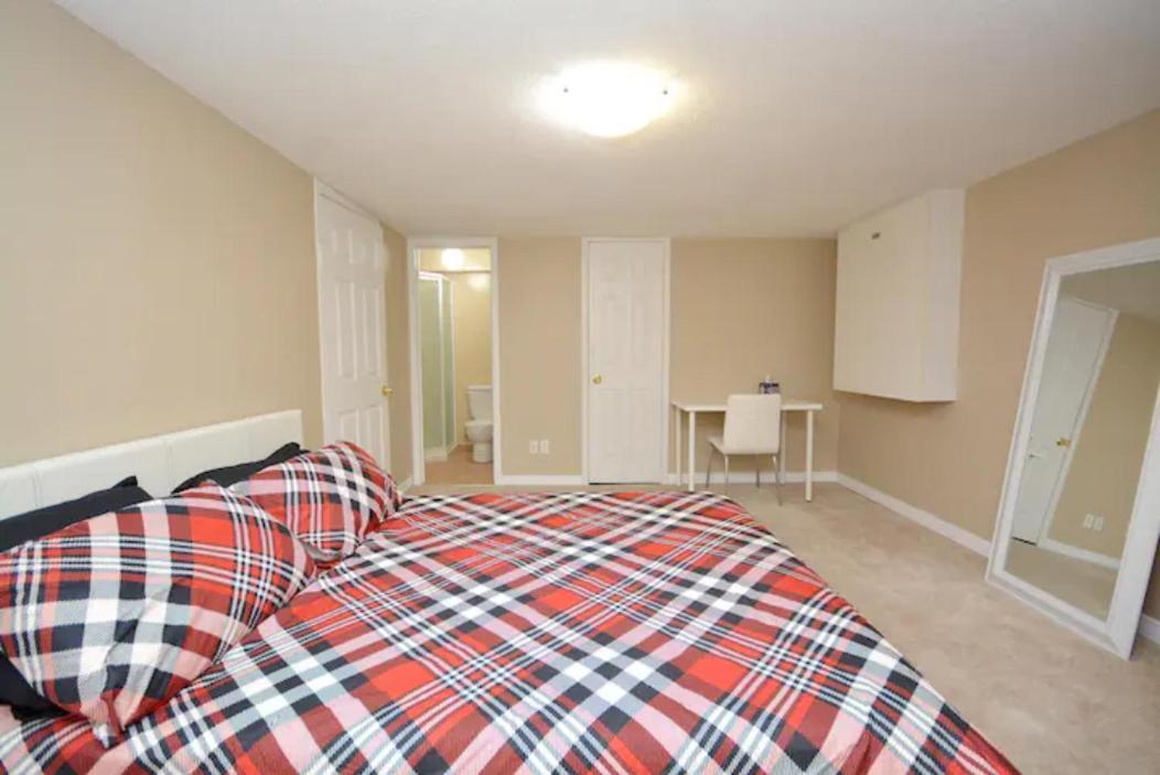 Riz Khan Peaceful Mississauga Home Esterno foto